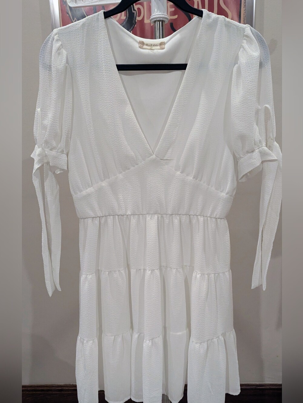 $25 Altar'd State Size M White V-Neck Tiered Babydoll Puff Sleeve Mini Dress EUC
